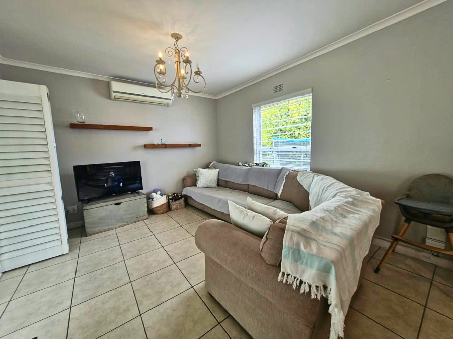 To Let 3 Bedroom Property for Rent in Pinehurst Western Cape